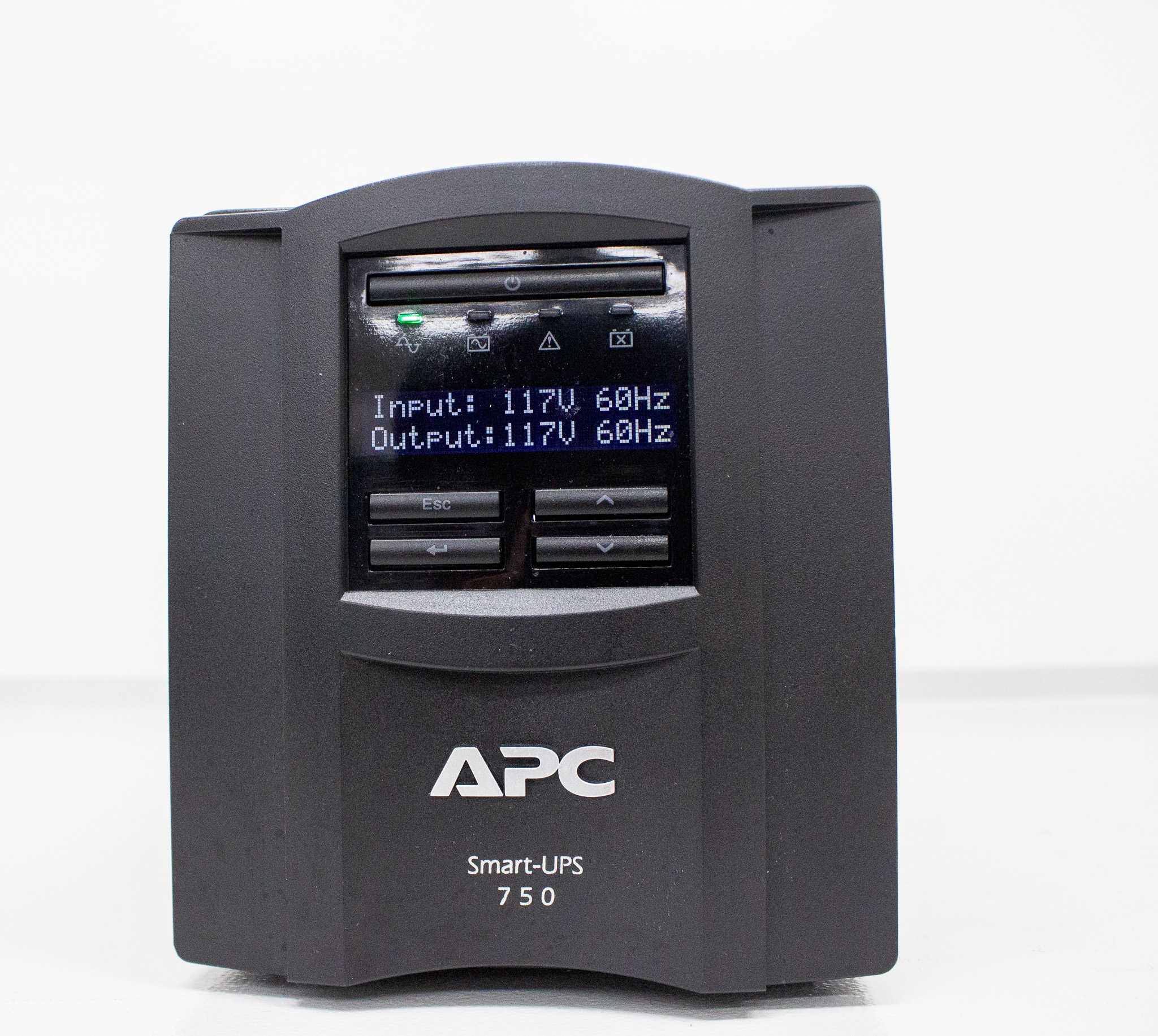 APC Smart-UPS 750 Power Supply UPS 750VA 500W 120V 6 NEMA 5-15R Line Interactive
