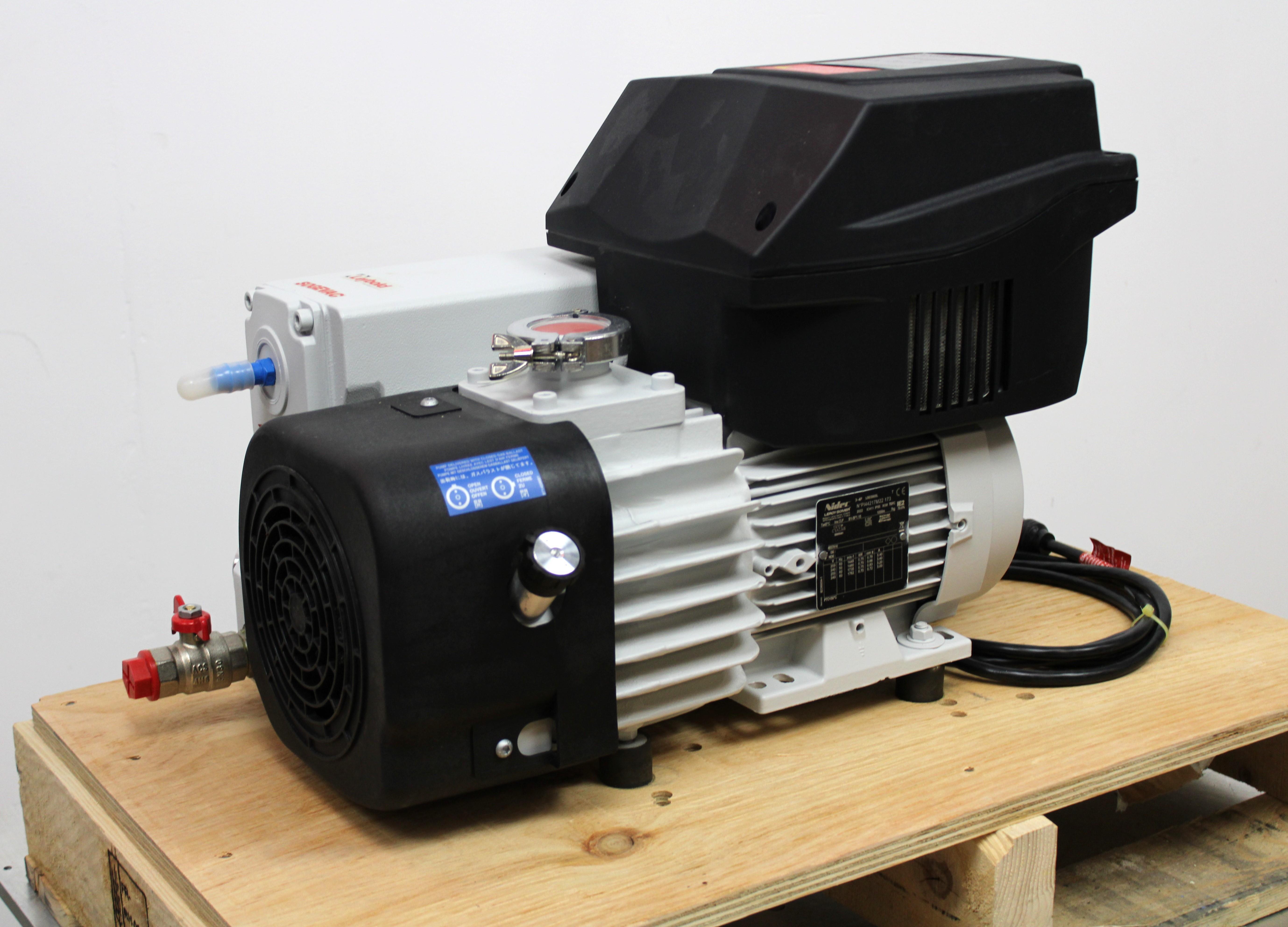 Leybold Sogevac SV65BIFC Vacuum Pump Oil Sealed 200-240V 50Hz 60Hz France