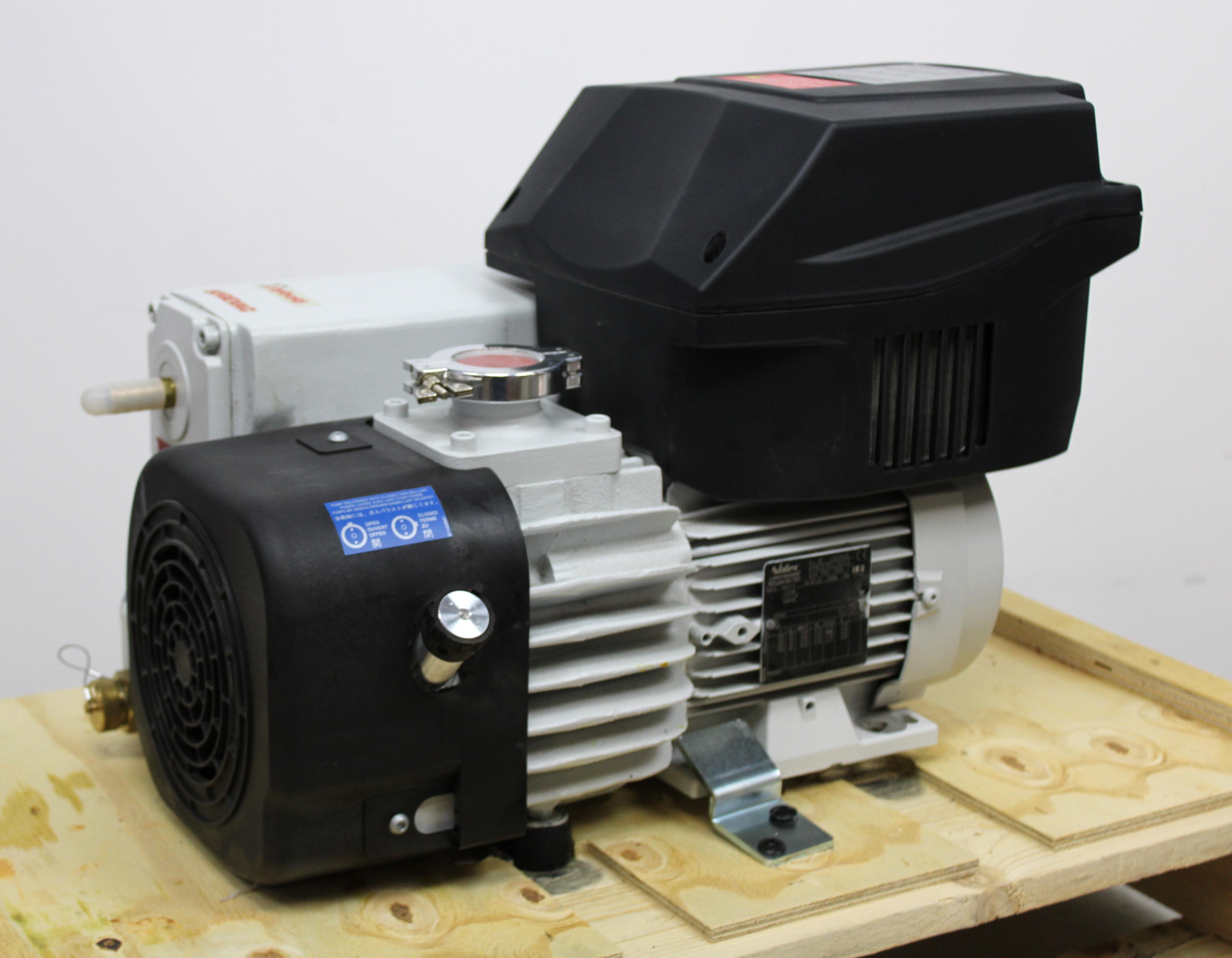 Leybold SV65BIFC Vacuum Pump Oil Sealed 200-240V 50/60Hz France Made 2020