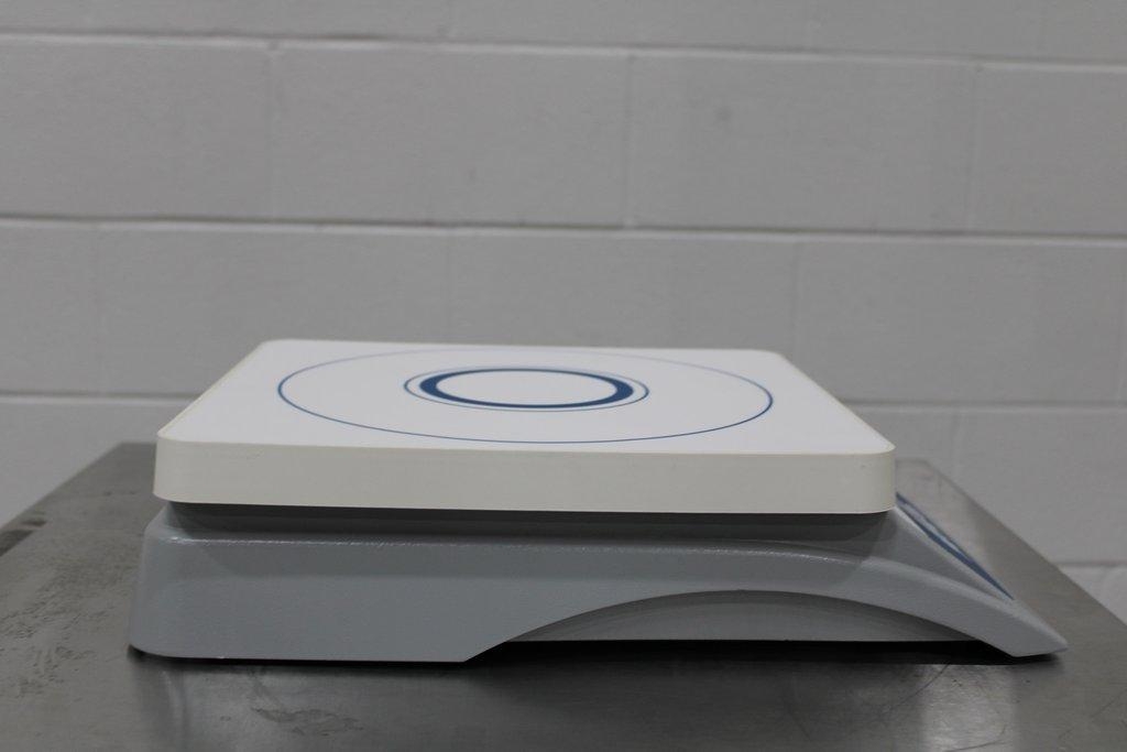 VWR Digital Stirrer 986922 Lab Equipment Homogenizer High Volume Unused