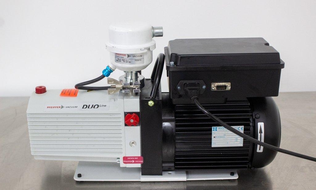 Pfeiffer Vacuum Duo 11 Rotary Vane Vacuum Pump