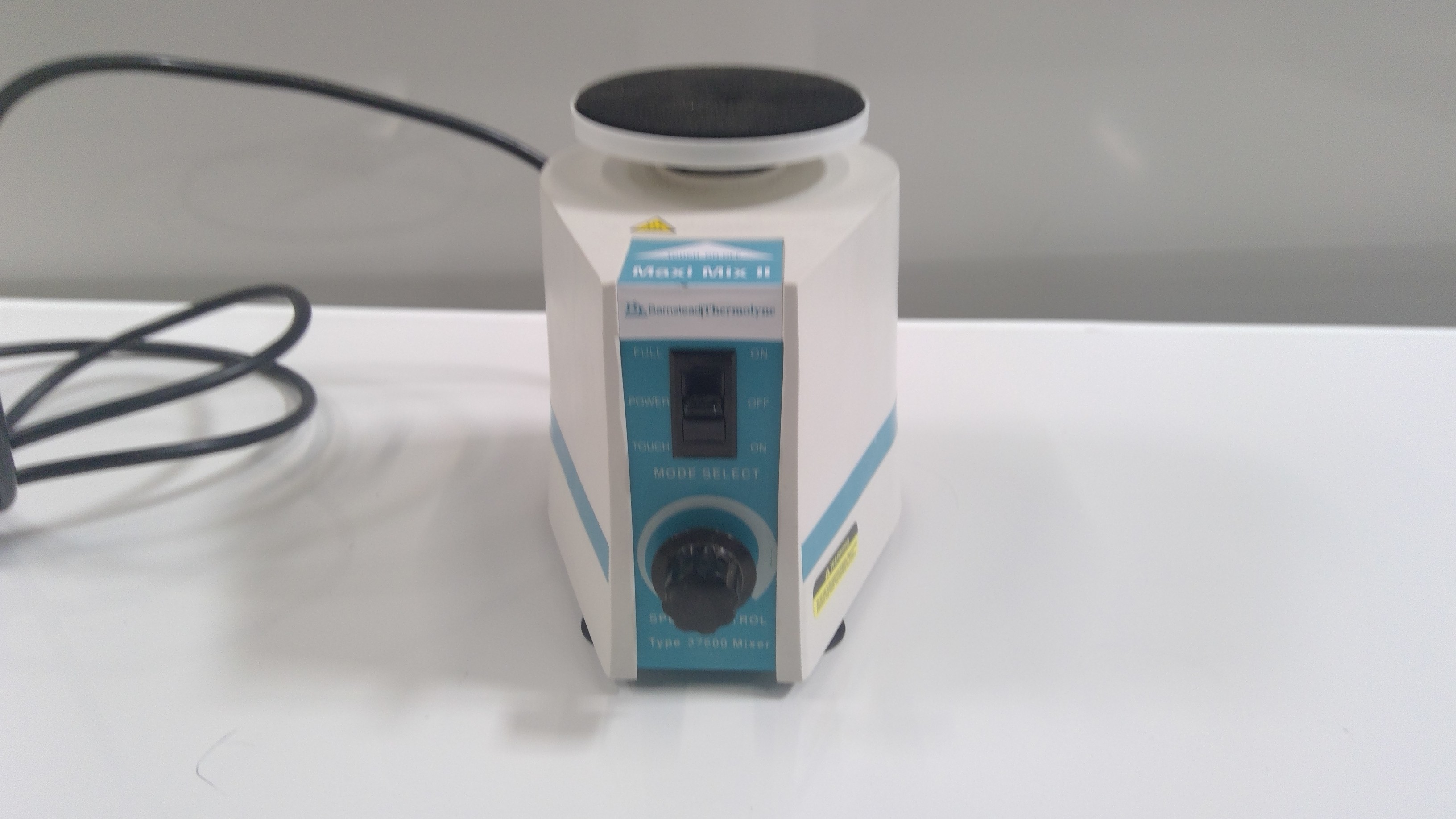Barnstead M37615 Lab Vortexer 100-3000 RPM 120V Operational RPM Speed