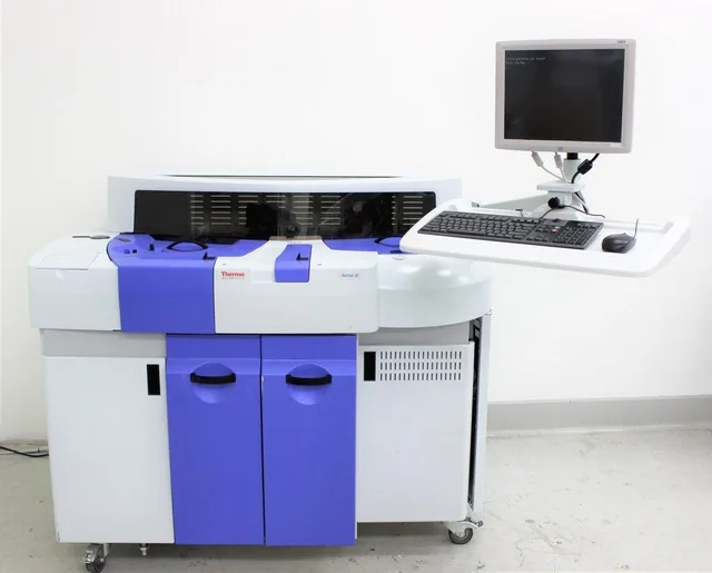 Thermo Arena 30 994 Analyzer with Minor Errors, Needs Repair