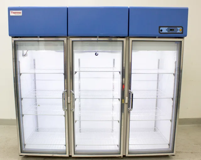 Thermo Revco RGL7504A23 Lab Refrigerator Triple Glass Door 2231L 1 to 8C 115V US