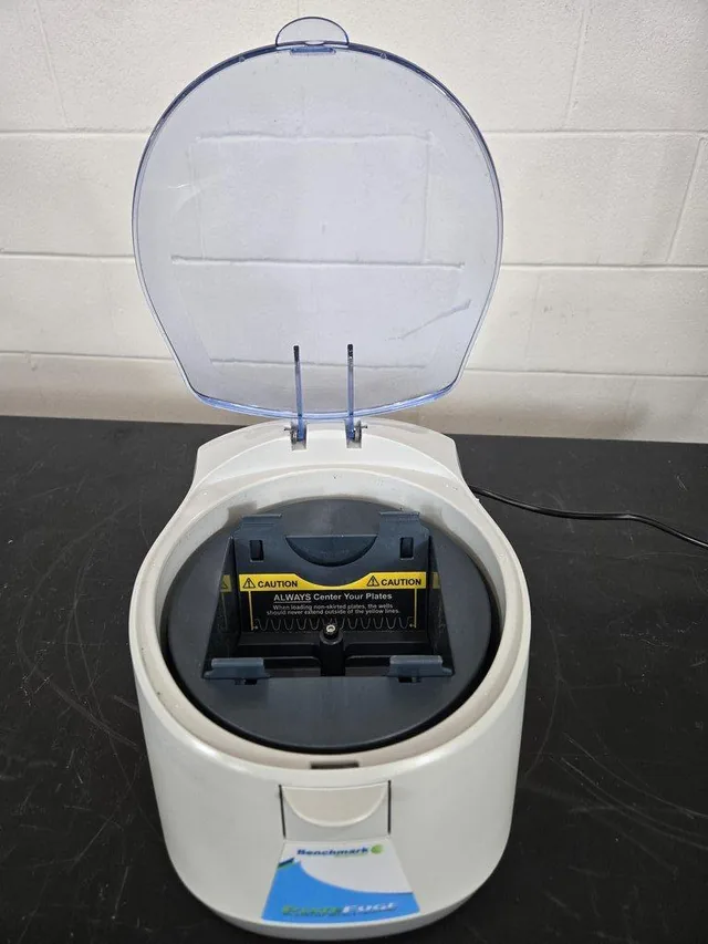 Benchmark Scientific PlateFuge MicroCentrifuge C2000 - Centrifugation Equipment 120V 50Hz/60Hz