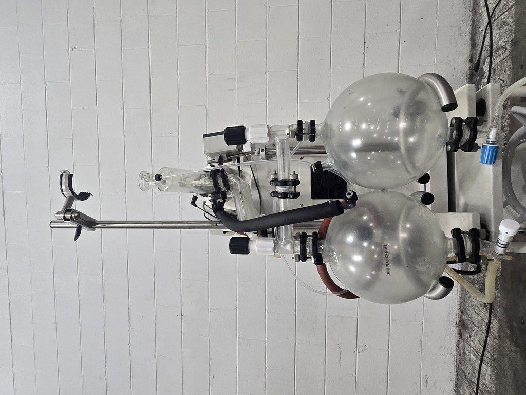 BUCHI Rotavapor R-220 Rotary Evaporator for Solvent Removal