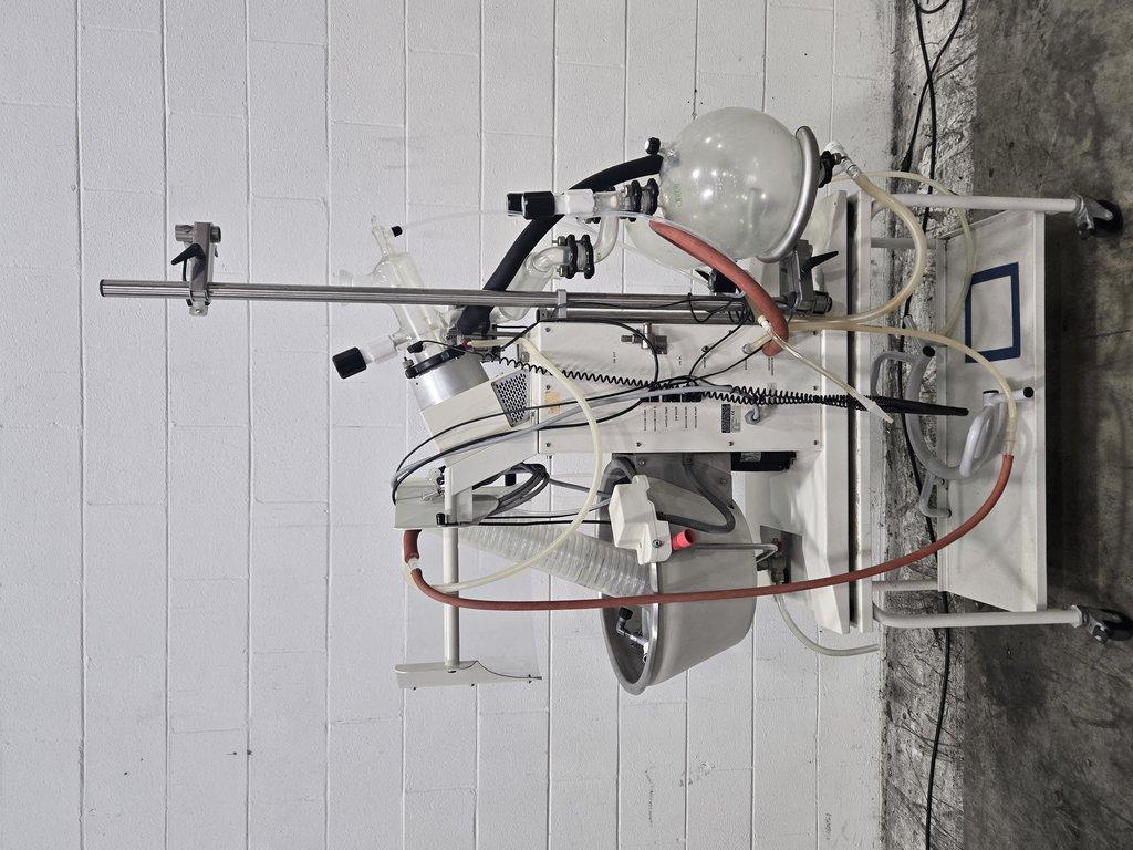 BUCHI Rotavapor R-220 Rotary Evaporator for Solvent Removal
