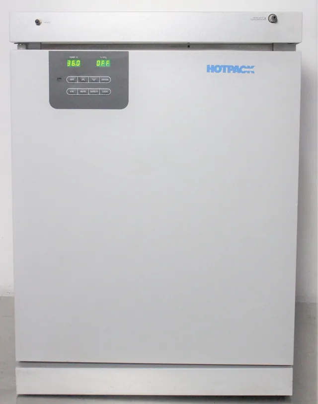 Hotpack CO2 Incubator Model 305741 with 5.4 cu.ft Capacity and LED Display