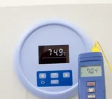 VWR Incubator Gr Con 2.6CF Gravity Convection, Ambient +5 to 75 C, Used