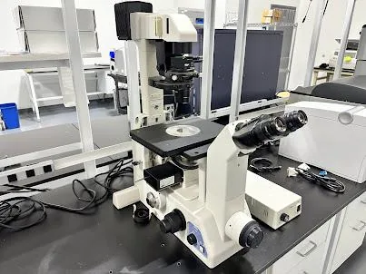 Eclipse TE300 Microscope with Nikon Light Engine and Objectives