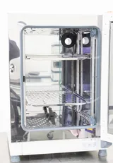 VWR Incubator Gr Con 2.6CF Gravity Convection, Ambient +5 to 75 C, Used