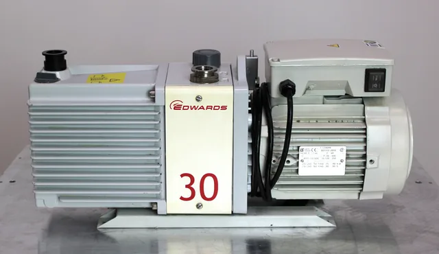 Edwards E2M30 Rotary Vane Vacuum Pump 11.4 CFM with Thermal Overload 240V