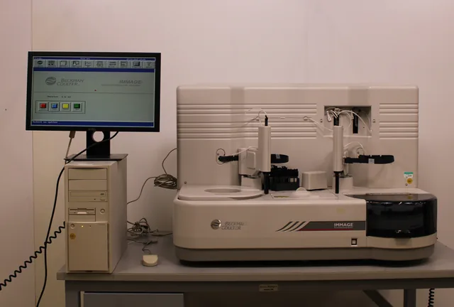 Beckman Coulter Immage 4700 Immunochemistry Analyzer Includes Computer