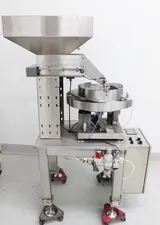 R-Tech Feeder 15-110AC-FC-B-H-CS Vibratory Bowl Feeder with Hopper
