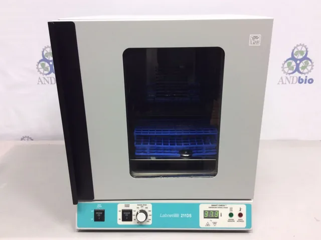 Labnet 211DS Gyrotory Orbital Shaking Incubator Temp 30-95C 1.7 cu.ft.