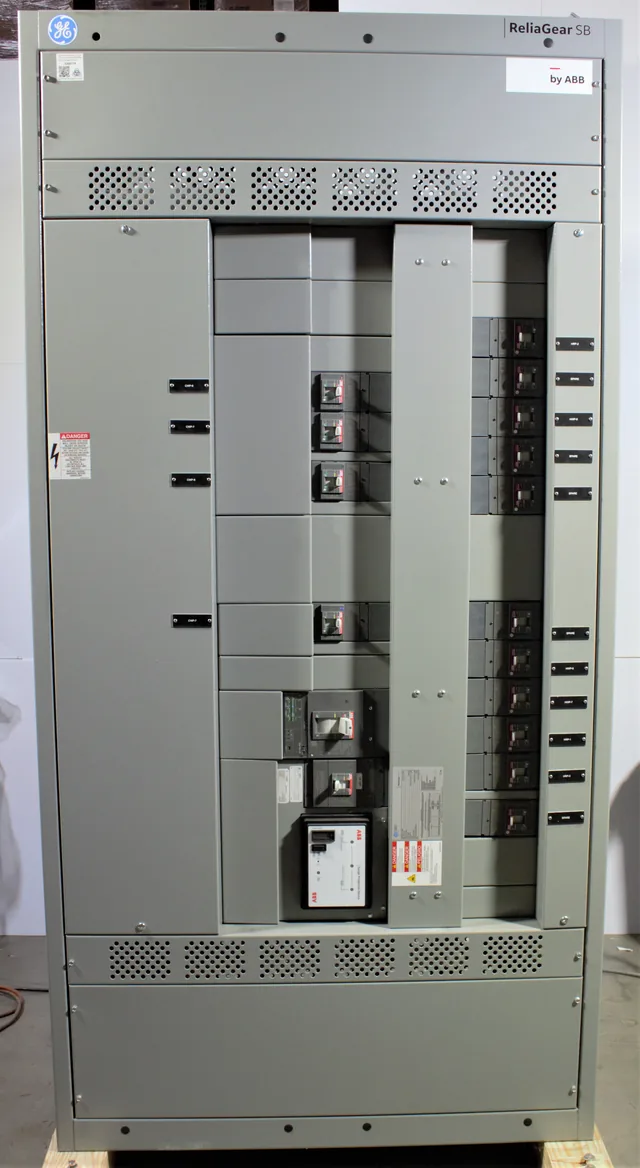ABB ReliaGear neXT 600V SwitchBoard Panel Modular Design Used