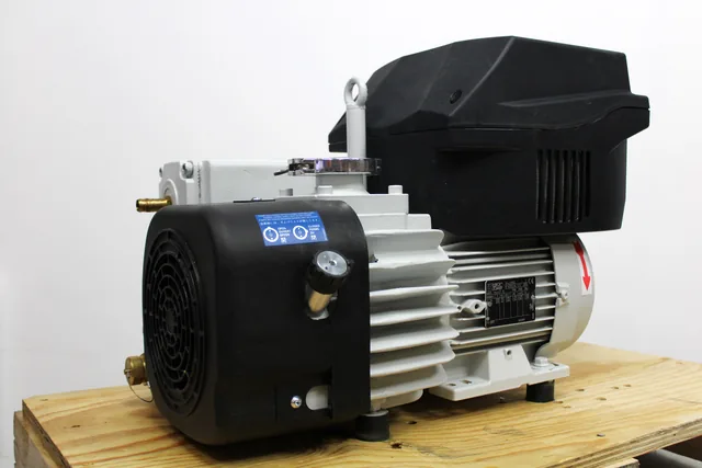 Leybold Sogevac SV65BIFC Vacuum Pump - Compact, Reliable, Low Noise