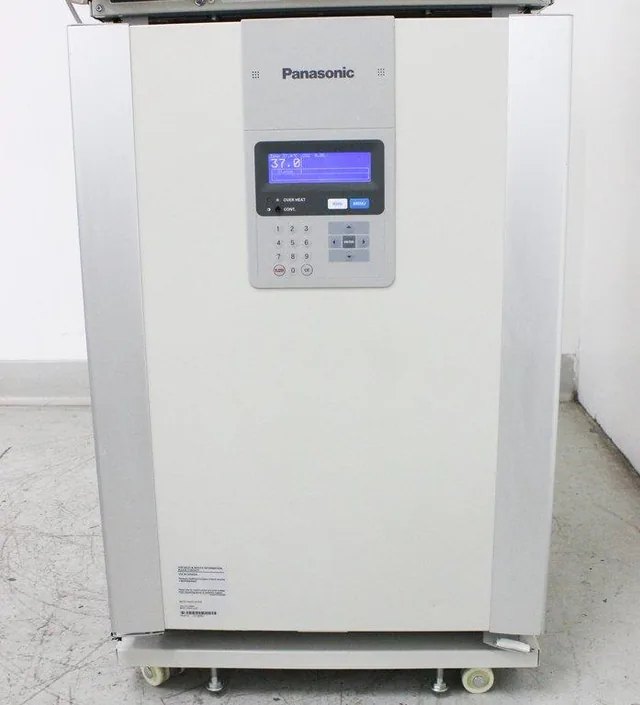 Panasonic MCO-19AICUV-PA CO2 Incubator 170L Advanced Temp Control