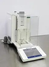 Mettler Toledo XPE26 micro-analytical balance 120V 50/60Hz touchscreen calibration