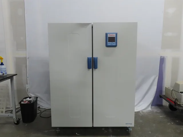 Thermo Scientific Heratherm OMH750 Mechanical Oven with Dent for Lab Use