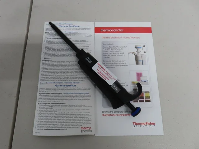Thermo Scientific Finnpipette F2 Fixed Volume Pipette 100uL Very Good Condition