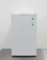 Avanti RM4406W Chest Freezer - Cold Storage for Frozen Goods - 120V 60Hz