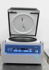 Thermo Sorvall ST4 Plus-MD Benchtop Centrifuge 120V 50/60Hz LCD Rotor Included