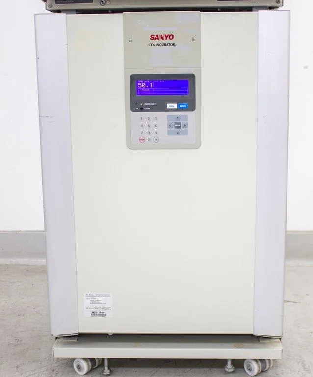 Sanyo MCO-19AIC CO2 Incubator 170L 0-50C Antibacterial Interior