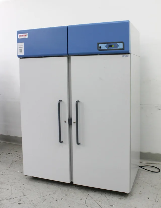 Thermo REL5004A Lab Refrigerator 1-8C Storage Scientific Samples