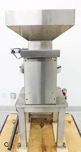 R-Tech Feeders 15-110AC-FC-B Vibratory Bowl Feeder & Hopper - High Precision