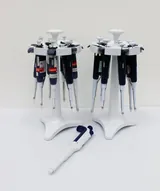 Rainin Manual Single-Channel Pipettes Set: 18 Pipettes & 2 Holders