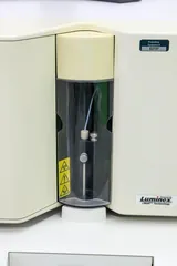 Invitrogen Luminex 100/200 System Includes Computer & Software