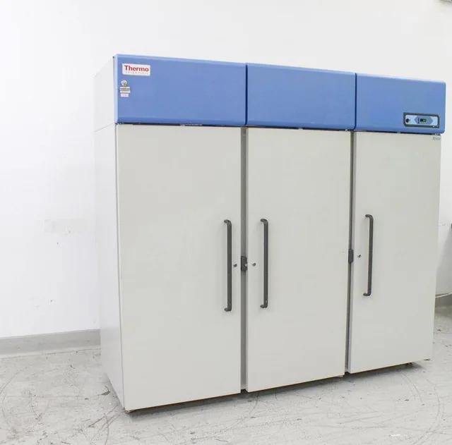 Thermo REL7504A22 Laboratory Refrigerator Triple Solid Door 115V 60Hz