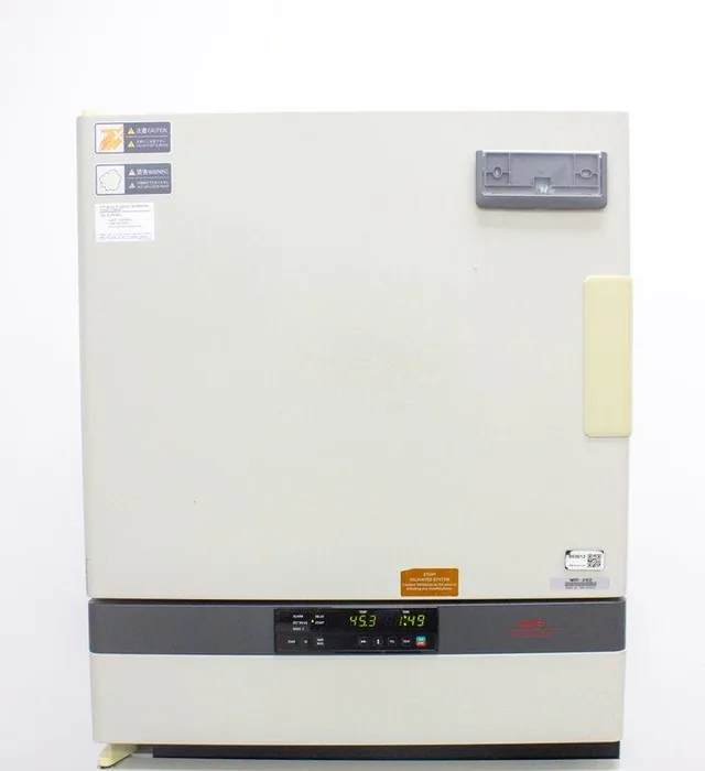 Sanyo MIR-262 Heated Incubator 5.4 cu.ft P.I.D. Microprocessor Control