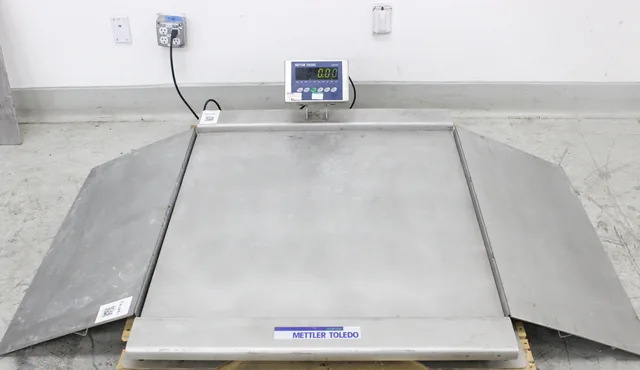 Mettler Toledo IND226 Floor Scale Industrial Weighing Terminal Used