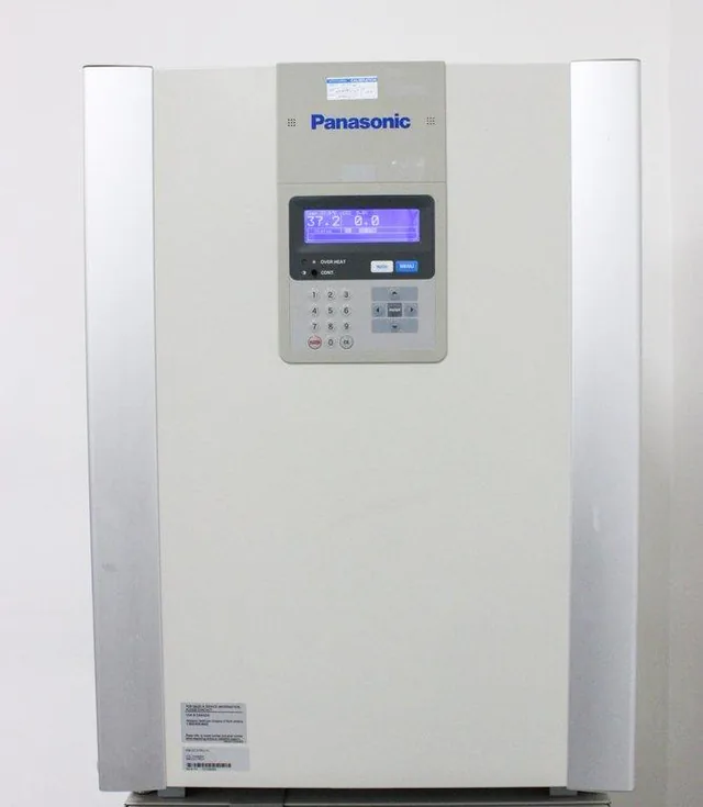Panasonic KM-CC17RU1A 170L CO2 Cell Culture Incubator with Sterilization