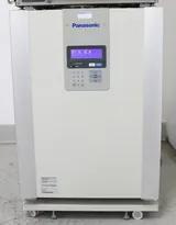 Panasonic KM-CC17RU1A 170L CO2 Cell Culture Incubator, UV Sterilization