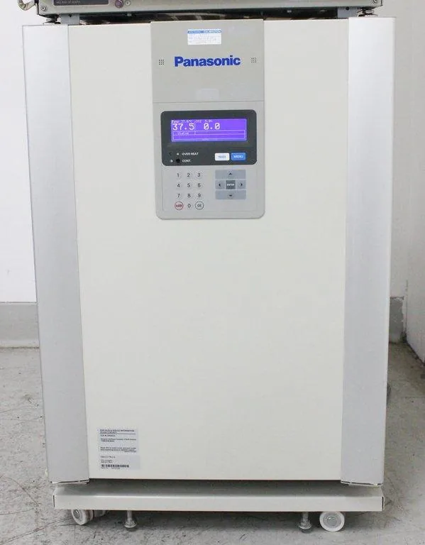 Panasonic KM-CC17RU1A 170L CO2 Cell Culture Incubator, UV Sterilization