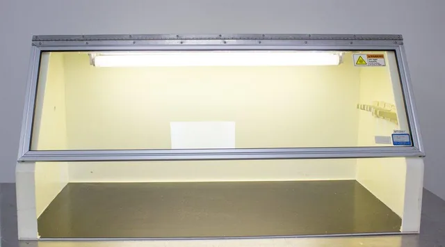 CBS Scientific H-048 Tissue Culture Hood with UV & Fluorescence Lamps