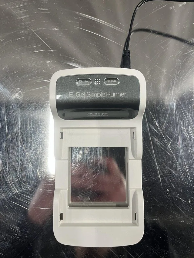 Invitrogen E-Gel Simple Runner Electrophoresis System - Excellent Condition