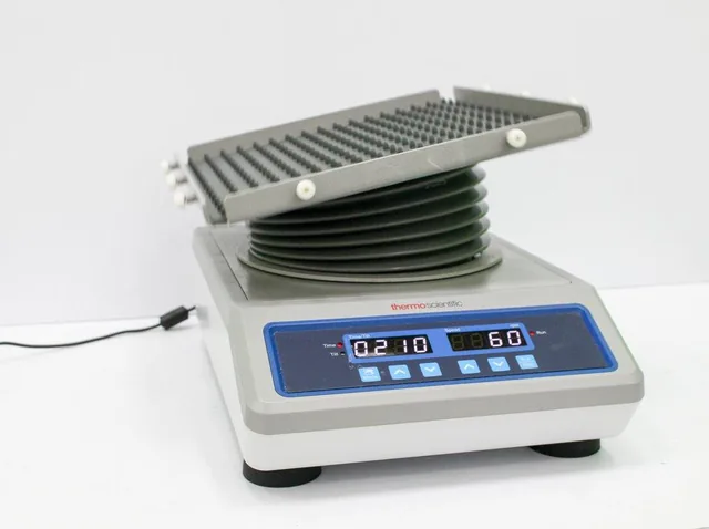 Thermo Scientific 88882001 Digital Rocker Laboratory Equipment, Excellent