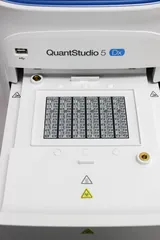 Applied Biosystems QuantStudio 5 DX Real-Time PCR Instrument, 96-Well 0.2mL Block