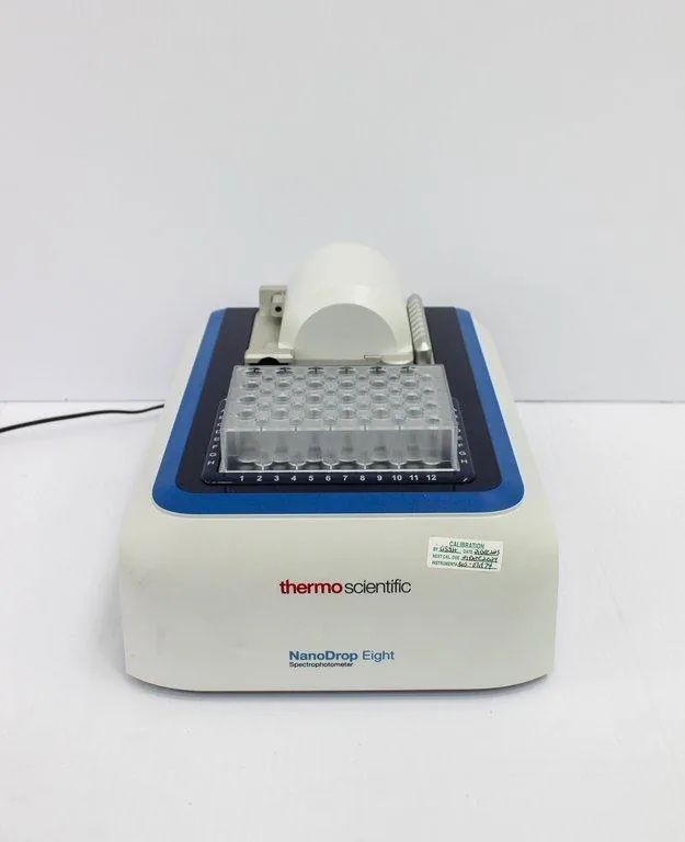 Thermo Scientific NanoDrop Eight Spectrophotometer Lab Equipment 120V 50/60Hz