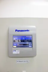 Panasonic MCO-170AICUVL-PA CO2 Laboratory Incubator 5.8 cu.ft. Touchscreen