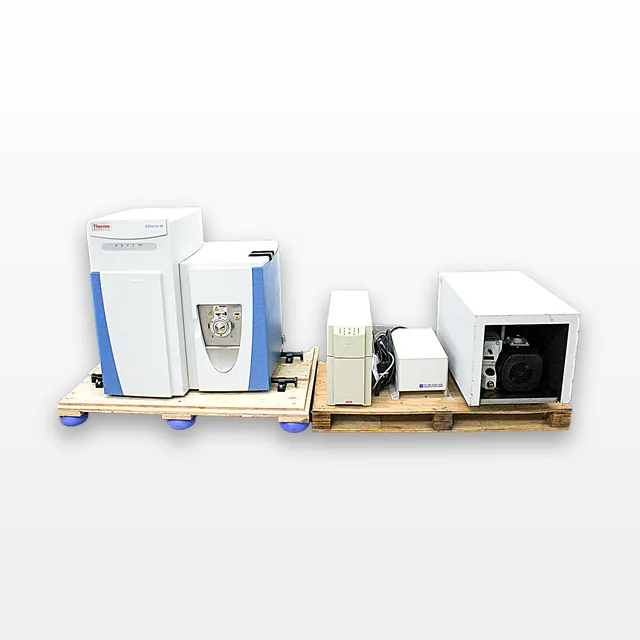 Thermo Scientific Q Exactive HF Mass Spectrometer with UPS & Pump