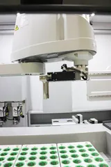 Thermo KingFisher SpeciTRAX Sample Transfer System with Computer/Software