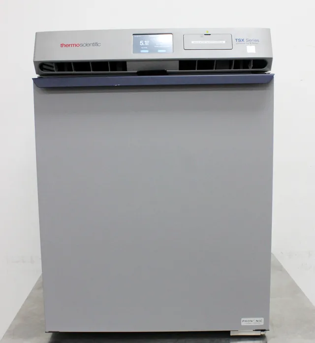 Thermo Scientific TSX505SA 5.5ft Undercounter Refrigerator 100-240V 50/60Hz