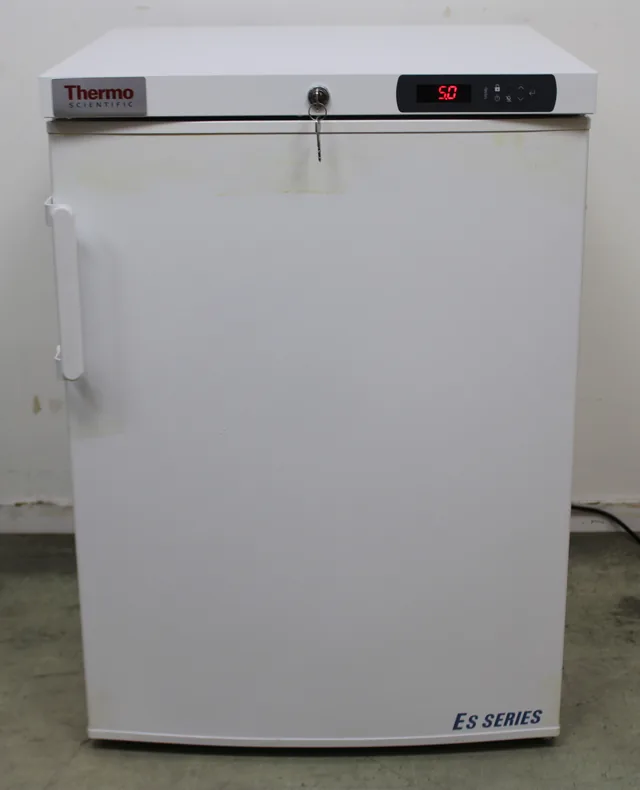 Thermo 151R-AEC-TSC Refrigerator 151L +5C Digital Display