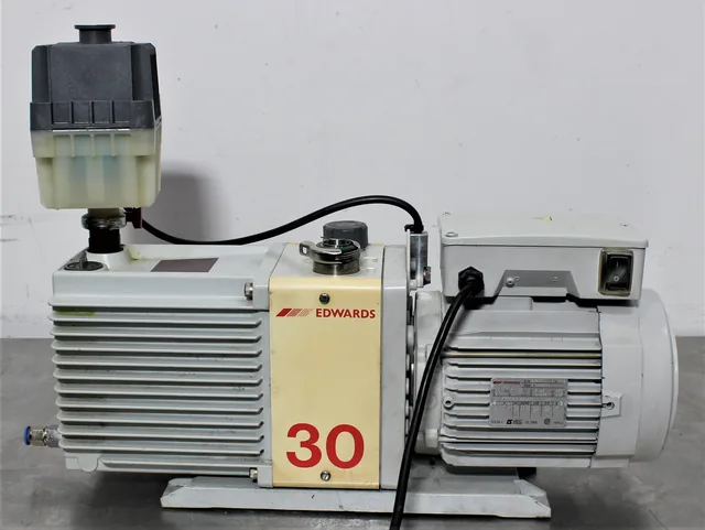 Edwards E2M30 Dual Stage Rotary Vane Vacuum Pump 21 CFM 240V 60Hz