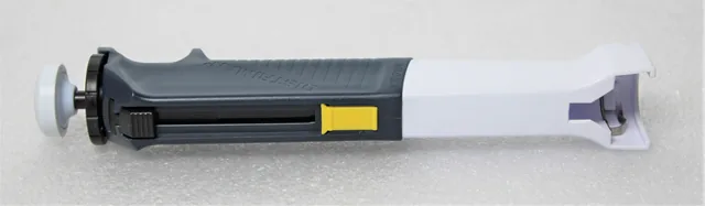 Gilson Distriman Repetitive Pipette - Adjustable Volume, Positive Displacement
